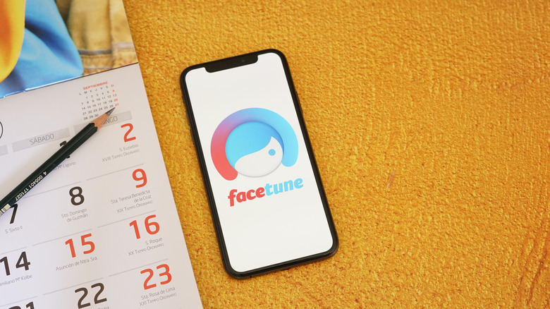 Facetune app open & next to calendar