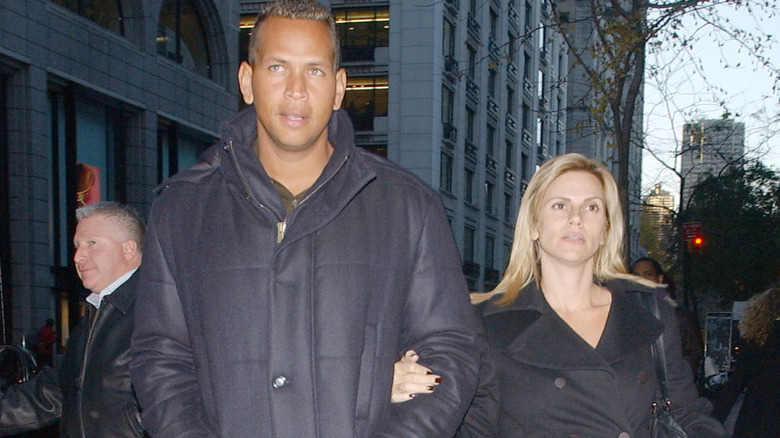 Alex Rodriguez and Cynthia Scurits walking