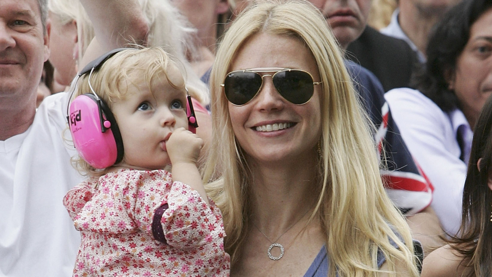 <a href="https://www.thelist.com/1738448/how-gwyneth-paltrow-daughter-apple-got-unique-name/" target="_blank">Is This How Gwyneth Paltrow’s Daughter Apple Really Got Her Unique Name?</a>