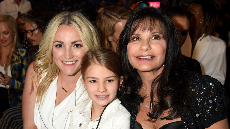 Jamie Lynn Spears, her daughter, Maddie, and Lynne Spears smiling