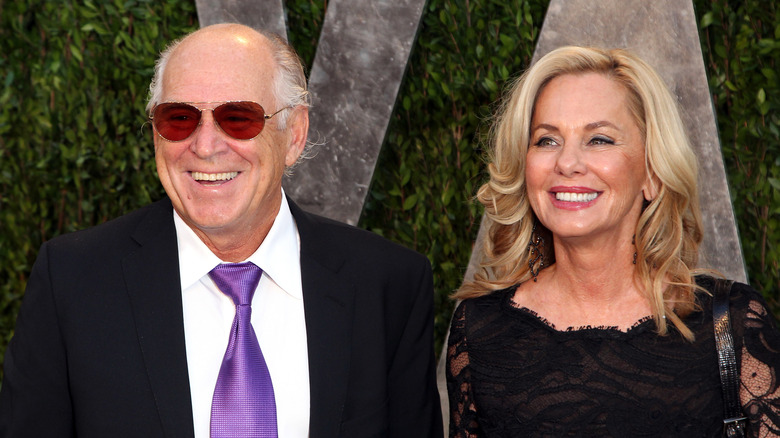 Jimmy Buffet and Jane Slagsvol laughing