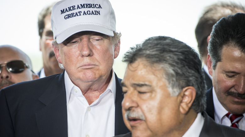 Donald Trump visits border in 2015