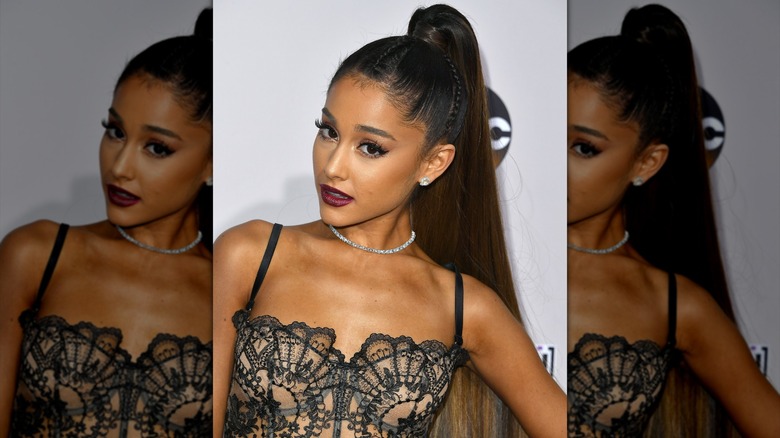 Ariana Grande on the red carpet of the 2016 American Music Awards