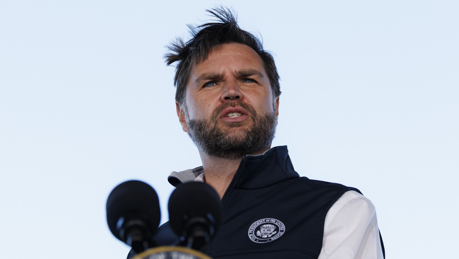 トランプ大統領がニューヨーク市長に媚びた後、JDヴァンスはゾーラン・マンダニ氏に対してぬるぬるUターンをする