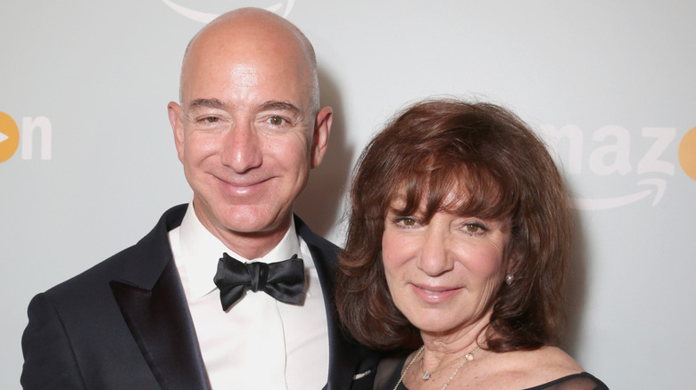 Jeff and Jackie Bezos smiling together