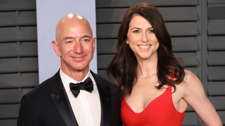 Jeff Bezos and Mackenzie Scott pose together