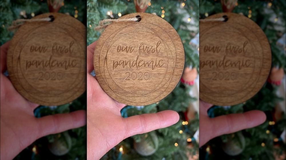 Jennifer Aniston's Christmas ornament