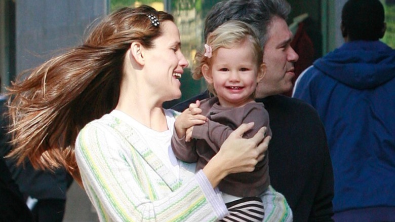 Jennifer Garner holds daughter Violet Affleck in New York City, NY (2007)
