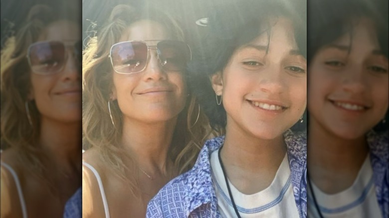 1. Jennifer Lopez's Daughter Emme Shows Off Blue Hair in Adorable Photo - wide 4