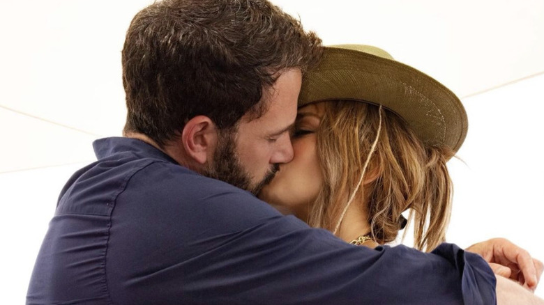 Ben Affleck and Jennifer Lopez kiss