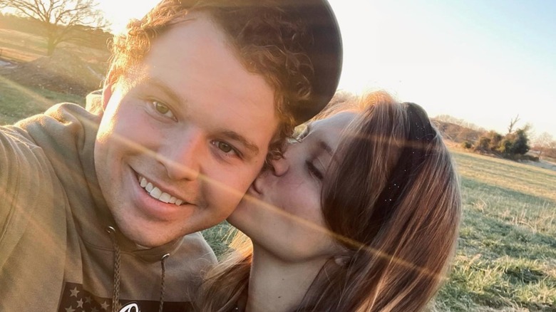 Jeremiah and Hannah Duggar smiling 