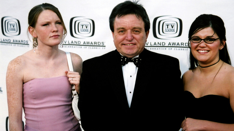 Jerry, Gretchen, and Mercedes Mathers smiling at the TV Land Awards in 2004.