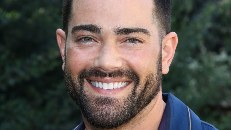 Jesse Metcalfe smirking