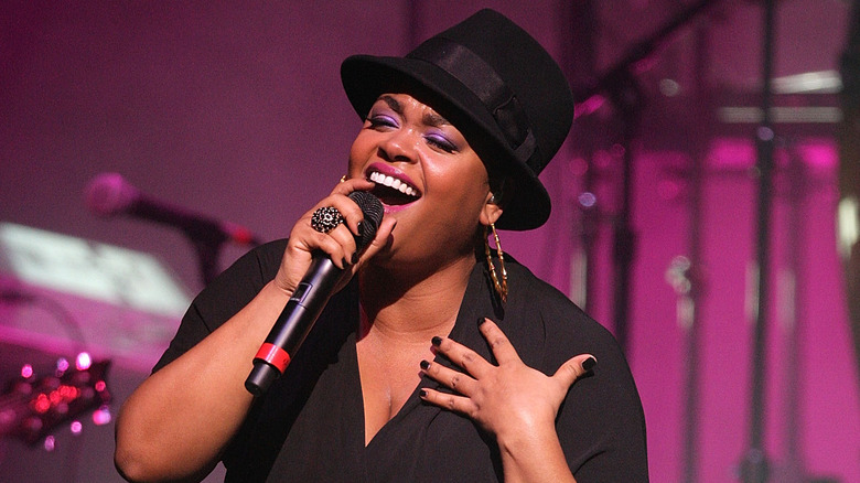 Jill Scott singing
