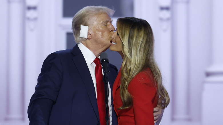 Donald Trump kiss Melania's cheek RNC