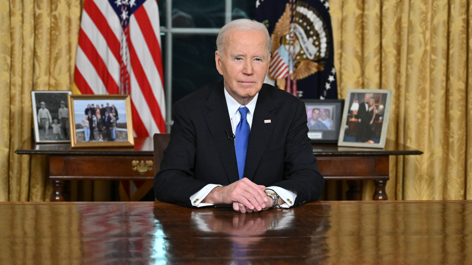 <a href="https://www.thelist.com/1763250/joe-biden-shoutout-family-farewell-speech-everyone-scratching-heads/" target="_blank">Joe Biden’s Shoutout To His Family In Farewell Speech Has Everyone Scratching Their Heads</a>
