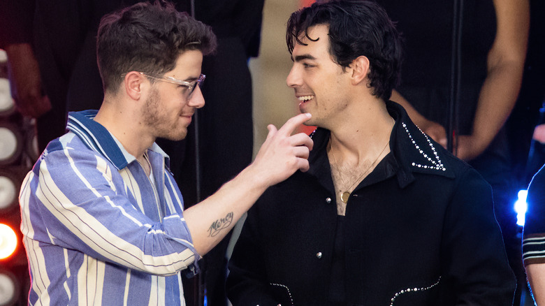 Joe Jonas Nick Jonas laughing