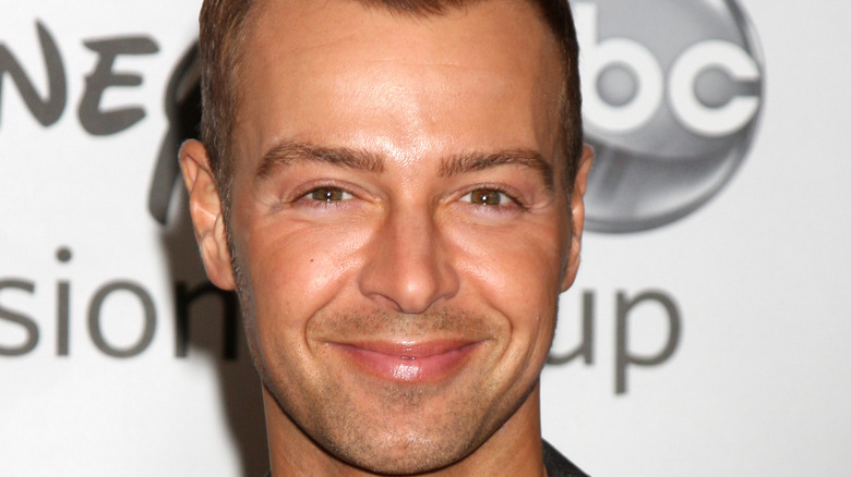 Joey Lawrence smiling