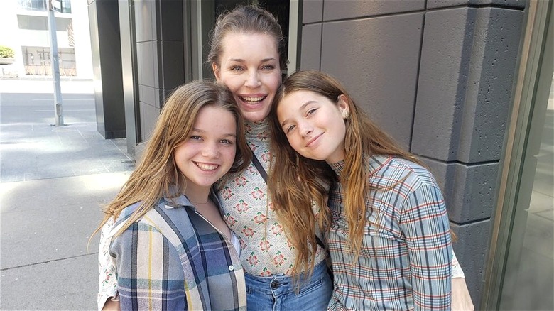 Rebecca Romijn with her twin daughters
