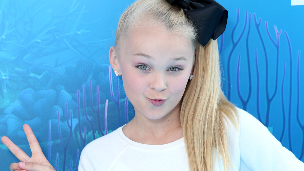 JoJo Siwa with black bow