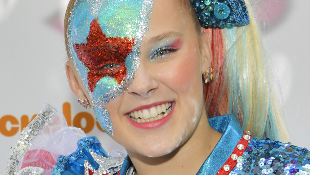 JoJo Siwa with glitter eye