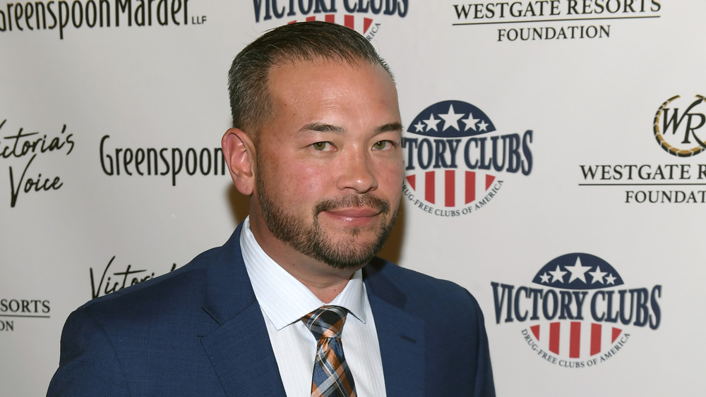 Jon Gosselin wears suit at event