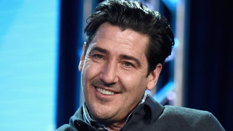 Jonathan Knight smiling