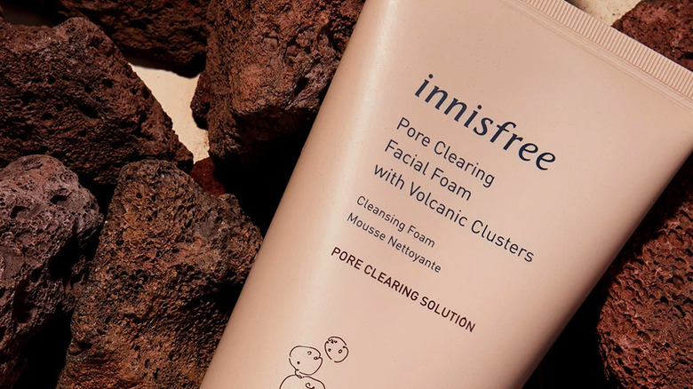 Innisfree Pore Clearing Facial Foam 
