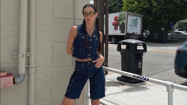 woman with sunglasses posing