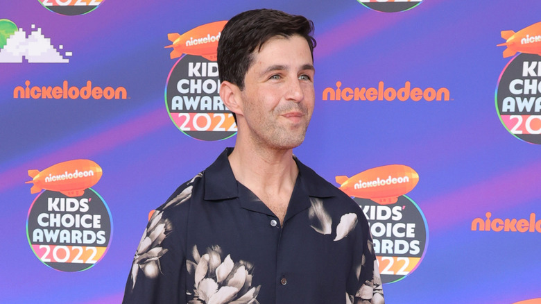 Josh Peck smiling at Nickelodeon event
