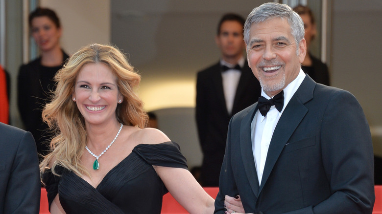 Julia Roberts and George Clooney smiling