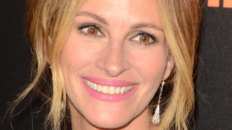 Julia Roberts smiling for a photo
