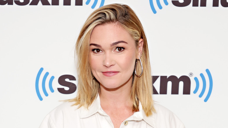 Julia Stiles smiling
