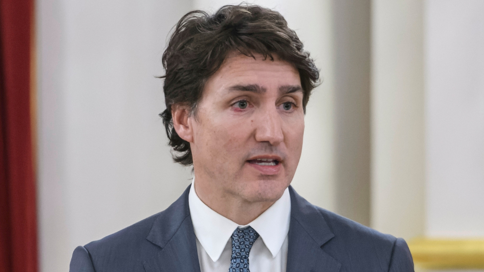 <a href="https://www.thelist.com/1833267/justin-trudeau-wild-career-path-boxing-acting-before-politics/" target="_blank">Justin Trudeau Had A Wild Career Path Before Getting Into Politics</a>