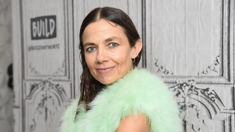 Justine Bateman smiling at the Build Series Studio in 2018