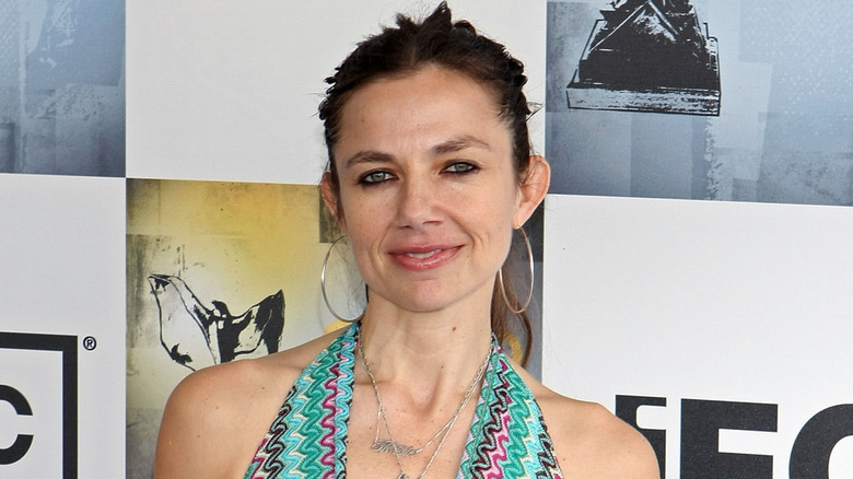 Justine Bateman smiling at the Film Independent's 2009 Spirit Awards