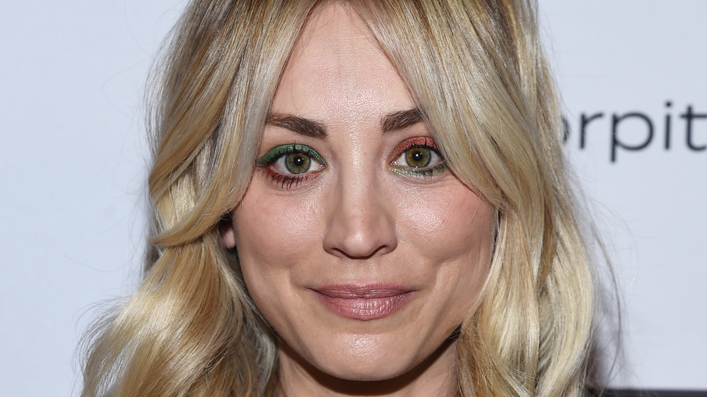 Close up of Kaley Cuoco's face