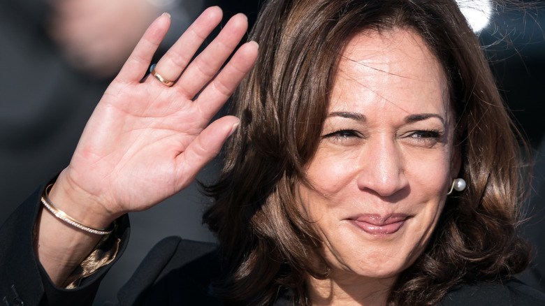 Kamala Harris waving