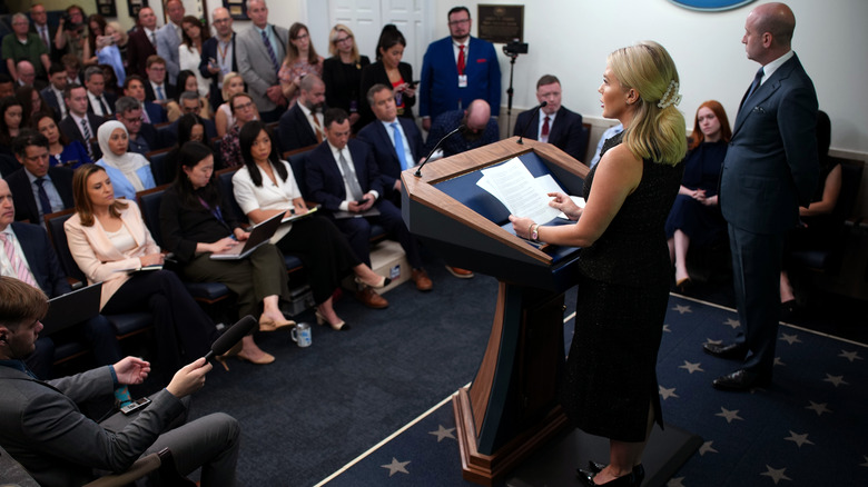 karoline leavitt at podium