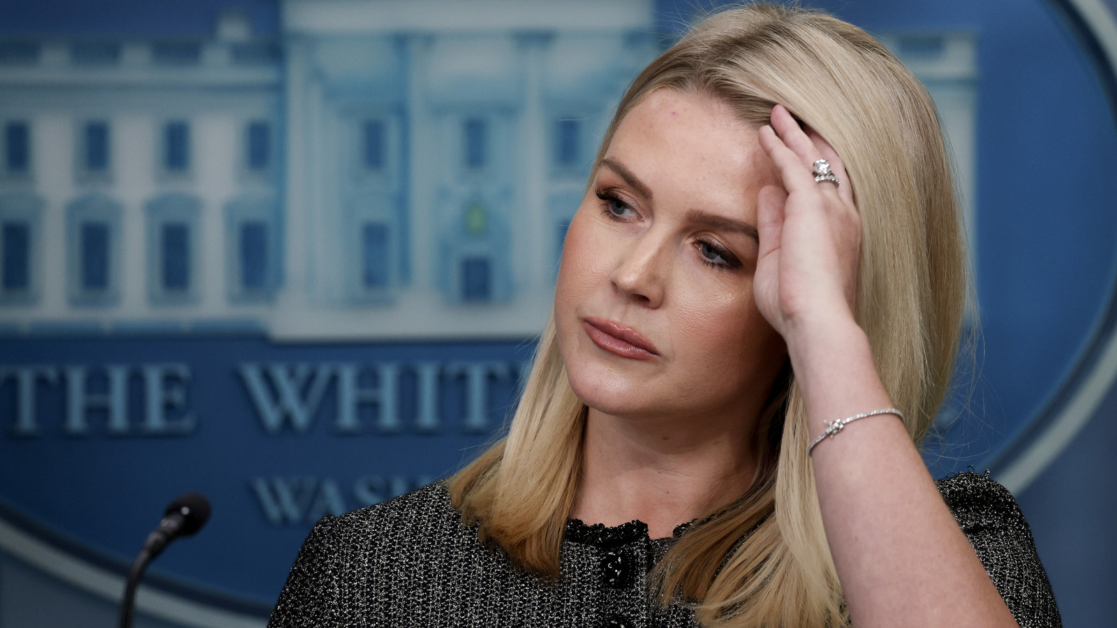 トランプの元弁護士にrid笑されたKarolineLeavittは、これまでで最も残忍なニックネームで