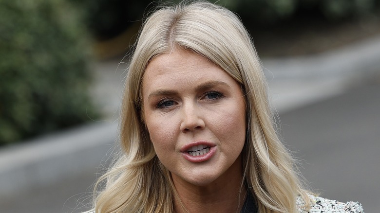 Karoline Leavitt answers questions outside the White House in Washington, DC (2025)