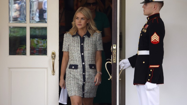 Karoline Leavitt leaves the West Wing of the White House on her way to speak to reporters (2025)