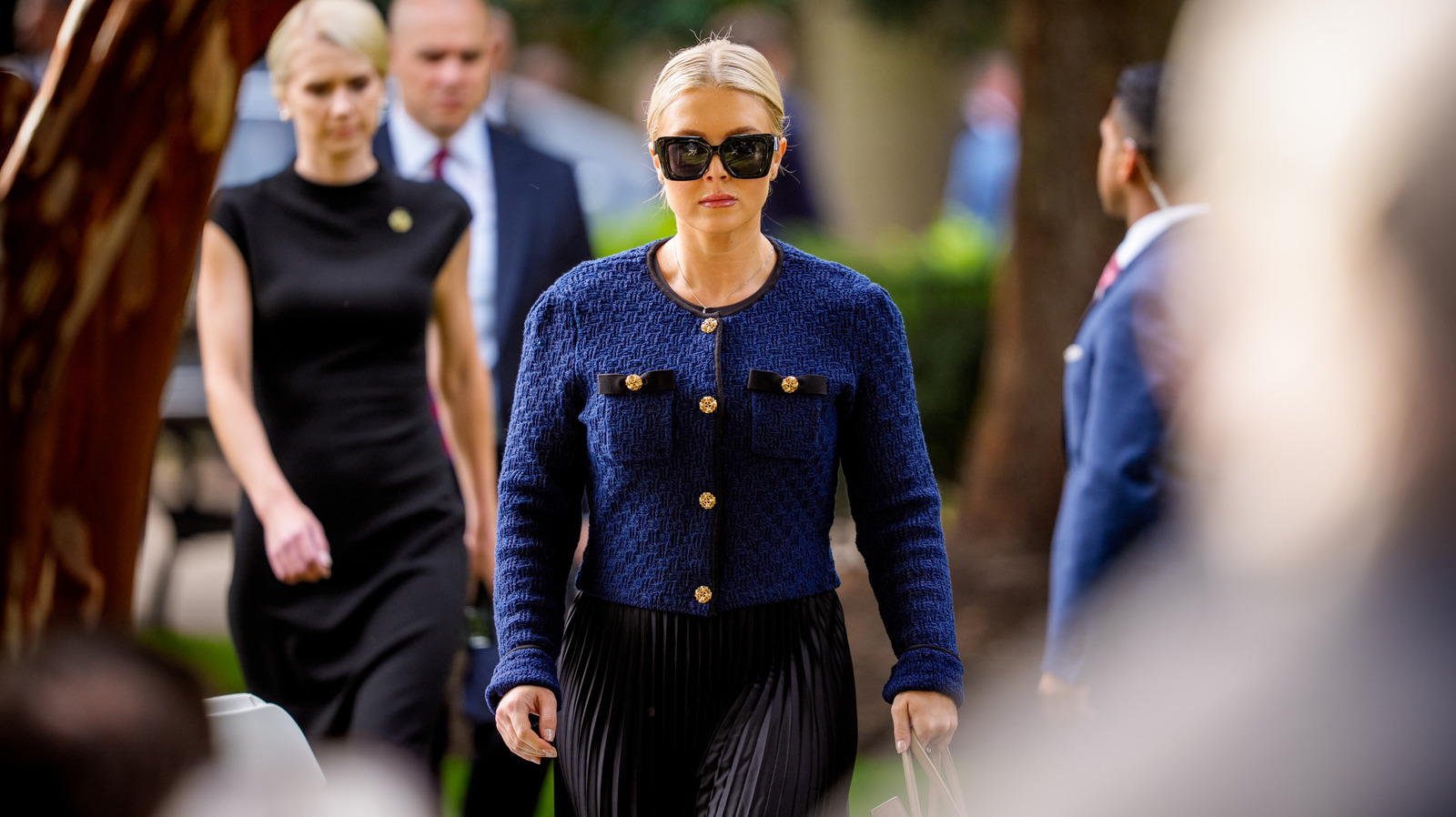 <a href="https://www.thelist.com/1965761/karoline-leavitt-copycat-melania-moment-sunglasses/" target="_blank">Karoline Leavitt’s Copycat Melania Moment Won’t Stop Whispers About Her Bond With Trump</a>