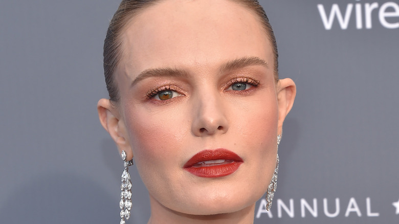 Kate Bosworth posing for press