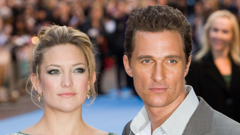 Kate Hudson and Matthew McConaughey posing