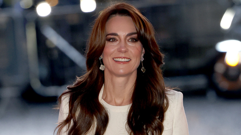 Kate Middleton white coat drop earrings