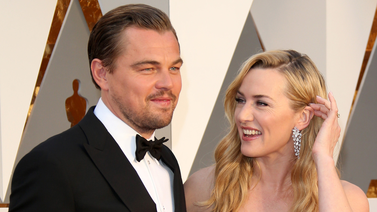 <a href="https://www.thelist.com/1708542/kate-winslet-leonardo-dicaprio-titanic-kiss/" target="_blank">Kate Winslet & Leonardo DiCaprio’s Titanic Kiss Wasn’t As Romantic As It Seemed</a>