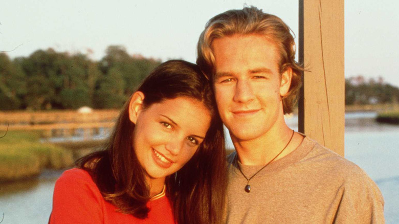 James Van Der Beek and Katie Holmes posing