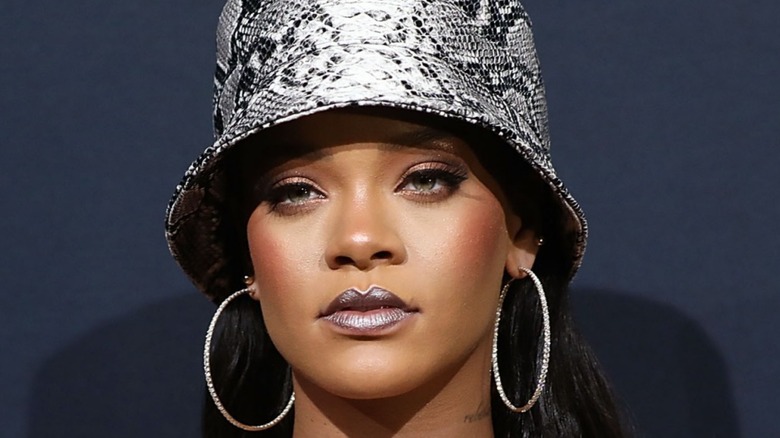 Rihanna rocking bucket hat