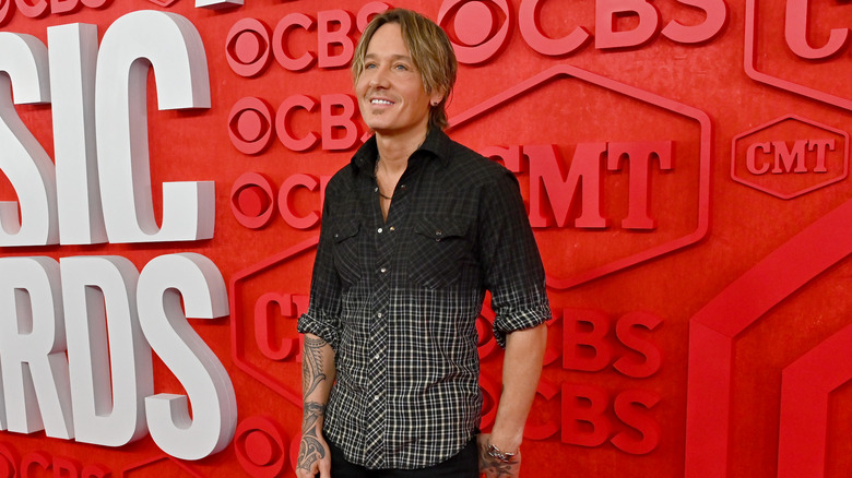 Keith Urban on the red carpet